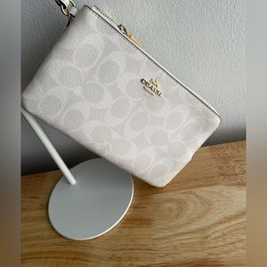 Coach wristlet - NWOT